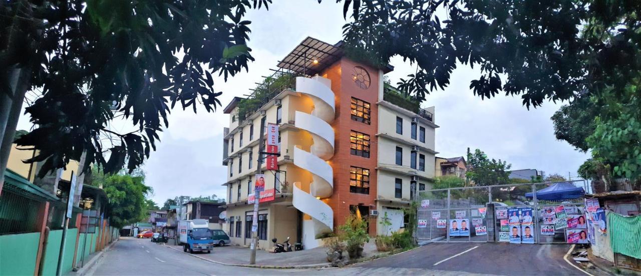 Spiral Suites Hotel كويزون سيتي المظهر الخارجي الصورة