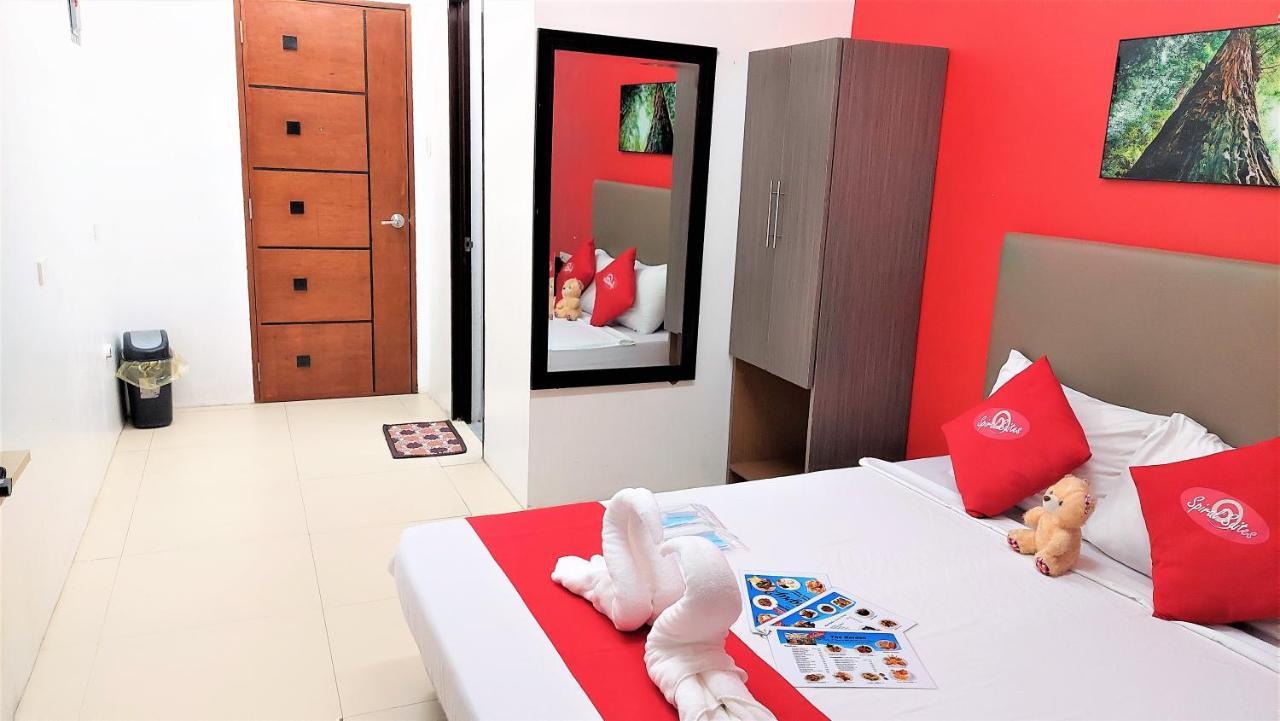 Spiral Suites Hotel كويزون سيتي المظهر الخارجي الصورة