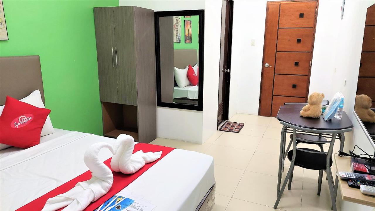 Spiral Suites Hotel كويزون سيتي المظهر الخارجي الصورة
