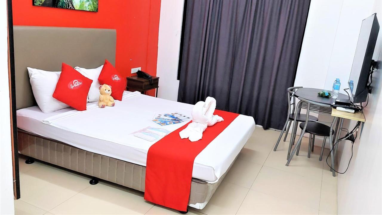 Spiral Suites Hotel كويزون سيتي المظهر الخارجي الصورة